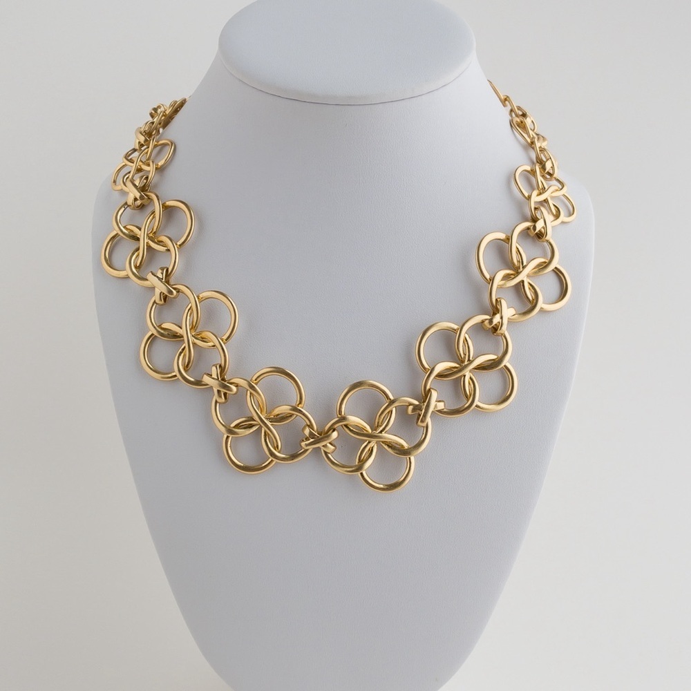 Stella & Dot Crosby Links Necklace Brushed Matte Gold Tone Floral Shape Pendant